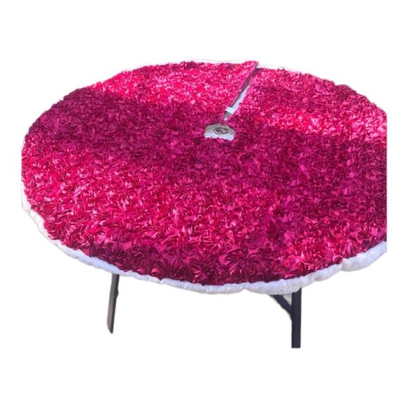 CHRISTMAS TREE SKIRT Burgundy Rose Floral Covered Tree Skirt White Faux Fur Edge - Picture 11 of 12